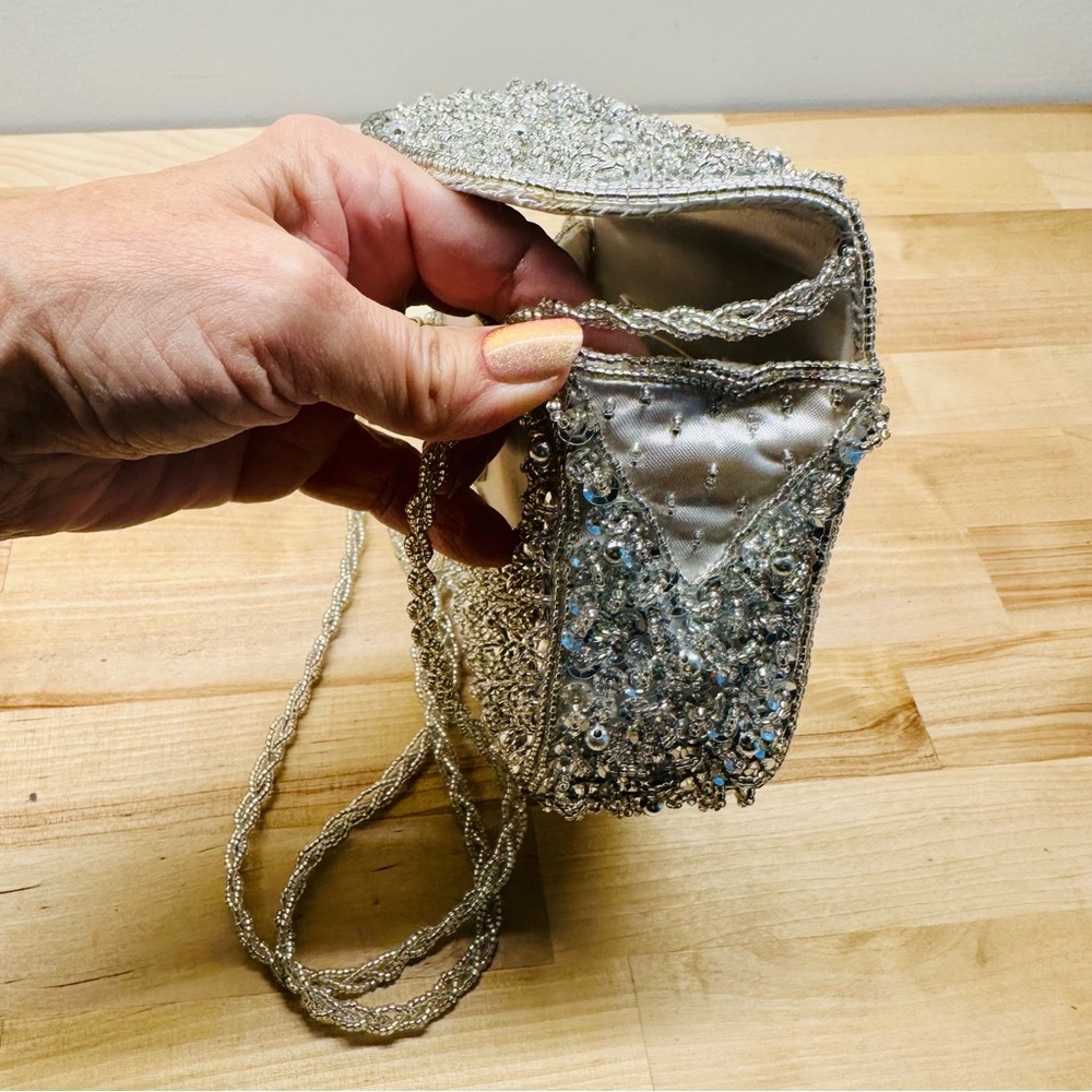 La Regale Clutch Crossbody Purse Metallic Beaded Silver Evening Accessory - Picture 4 of 13